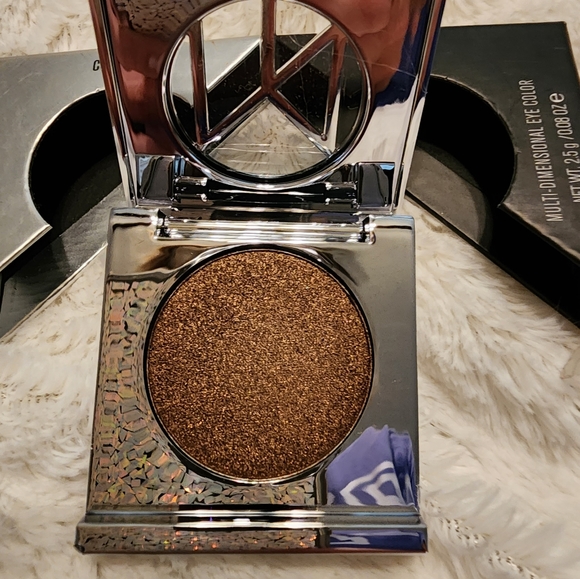 IL MAKIAGEColor Boss Multi-Dimensional Eye Color in News Flash - Picture 5 of 6